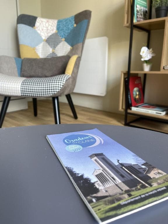 Chambre-Salon, location Nid douillet - Oradour-sur-Glane