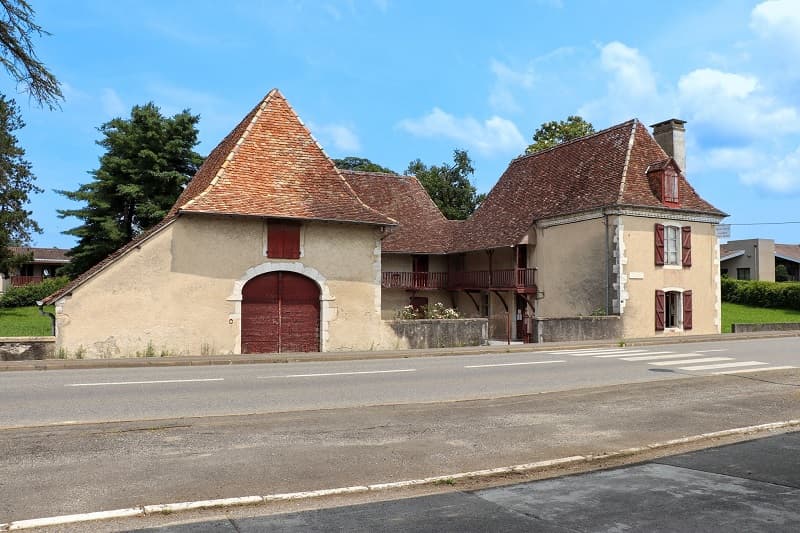 maison chrestia