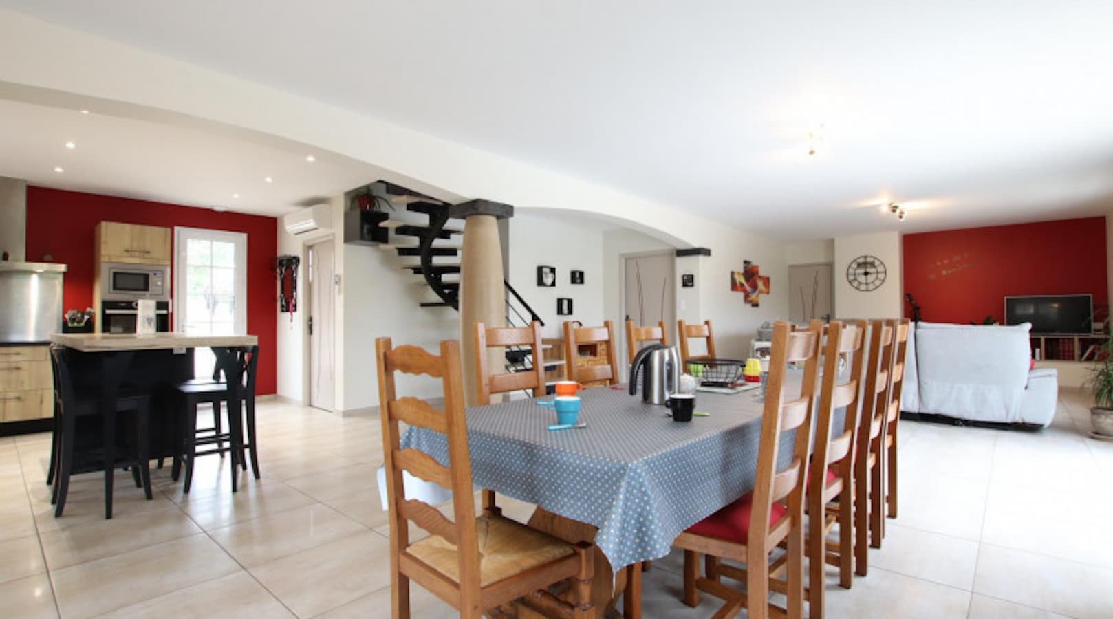 maison gelos salle a manger ahaxe