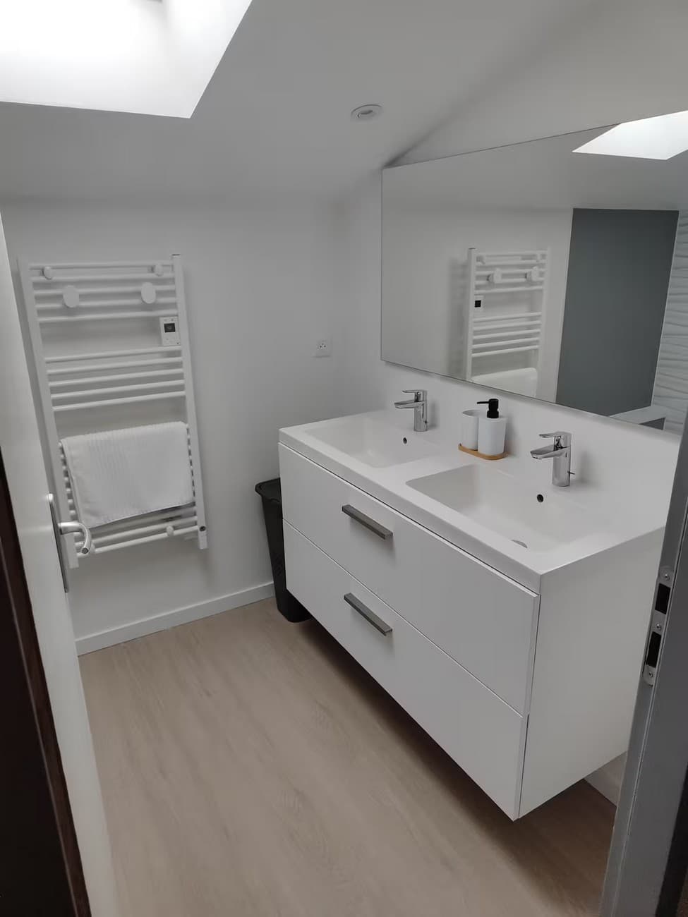 mauleon-gite-la-grande-pelaine-salle-de-bain