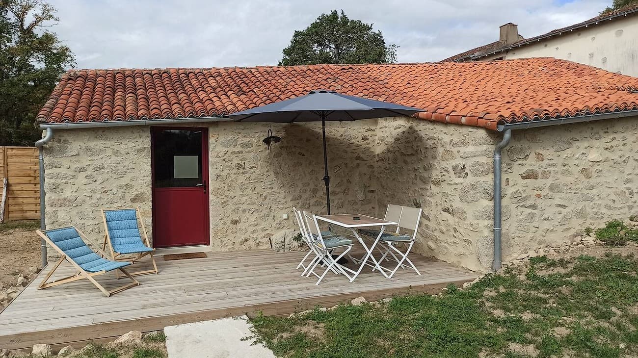 mauleon-gite-la-loge-ligeron-terrasse
