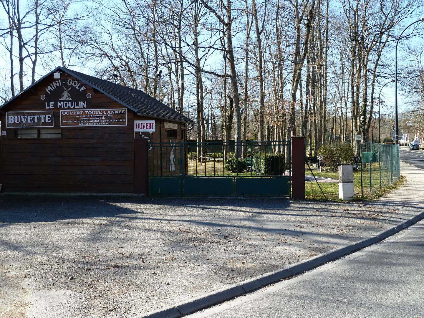 Mini Golf Le Moulin - Lons - la buvette