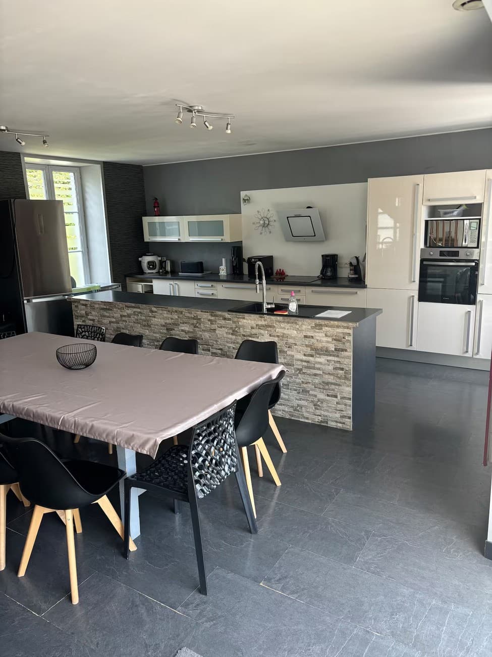moncoutant-sur-sevre-gite-les-roches-du-puy-salle-a-manger