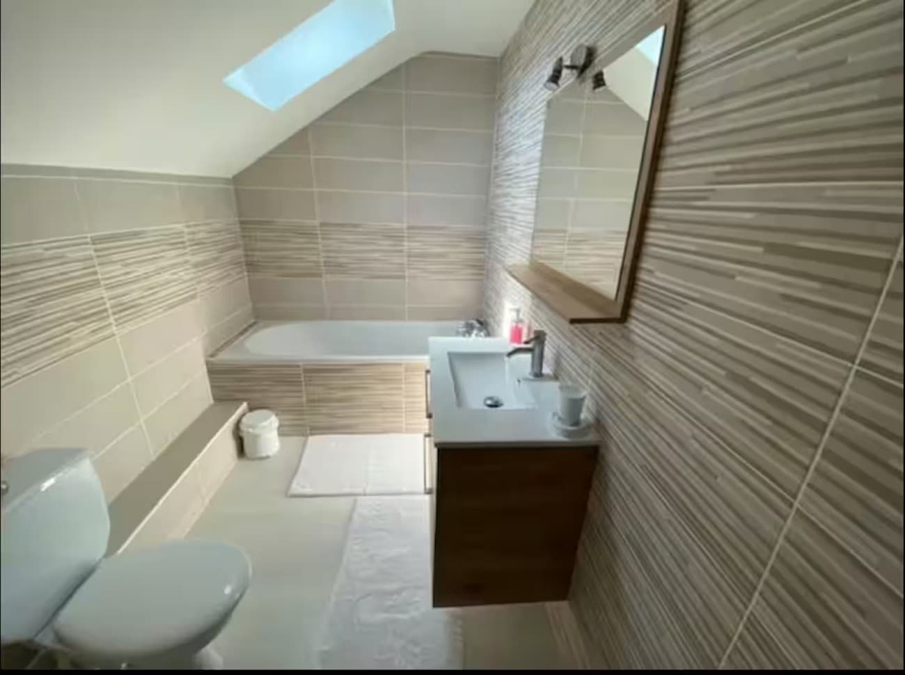 moncoutant-sur-sevre-gite-les-roches-du-puy-salle-de-bain