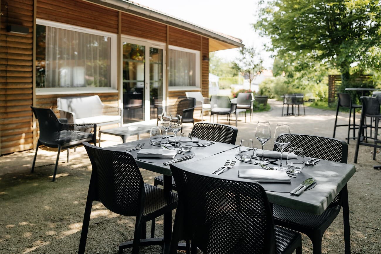 moncoutant-sur-sevre-hotel-restaurant-le-saint-pierre-terrasse