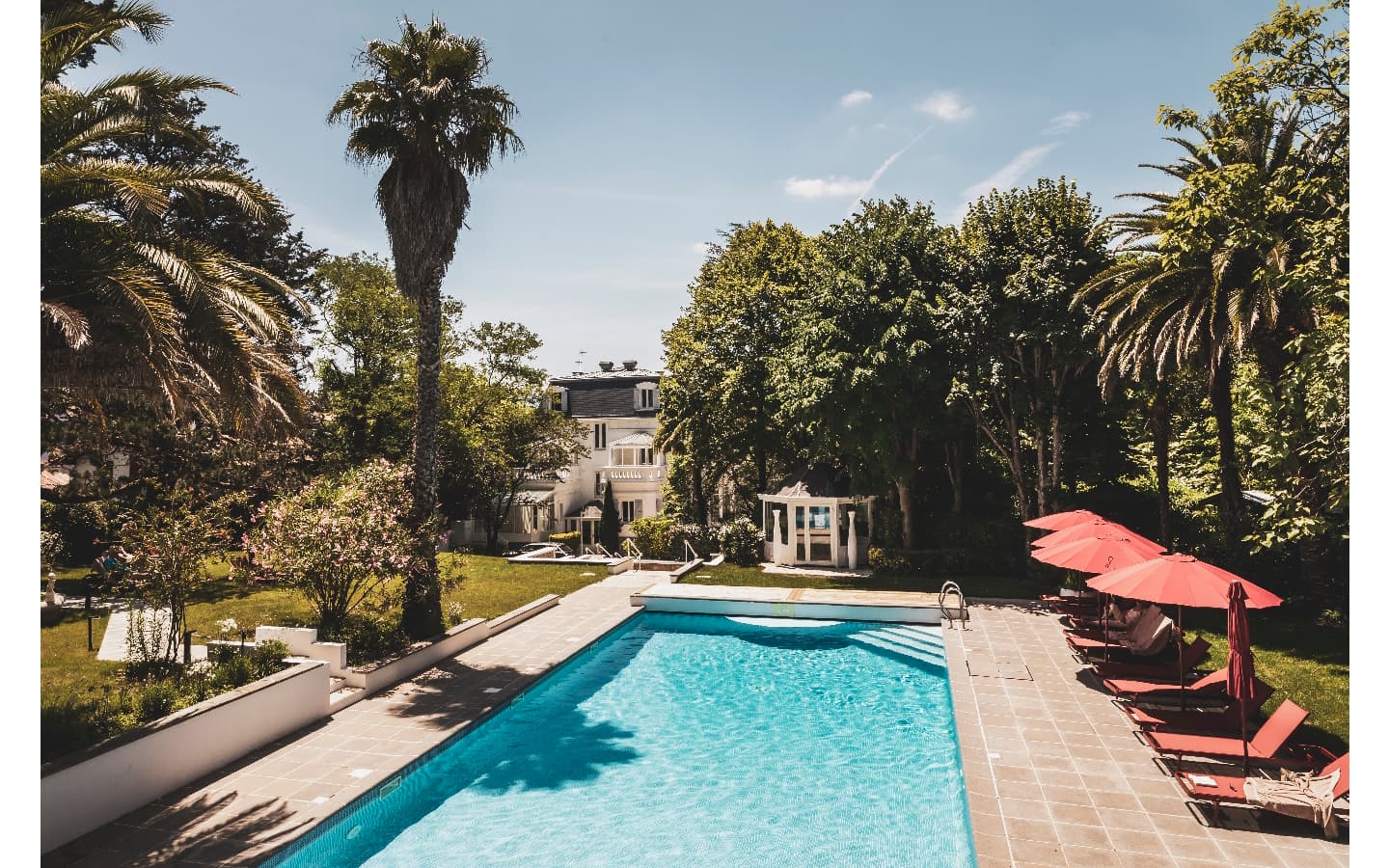 montagnettes_hotel_parcvictoria_saint-jean-de-luz_piscine_09_DamienGay_2025_TS_1440x900