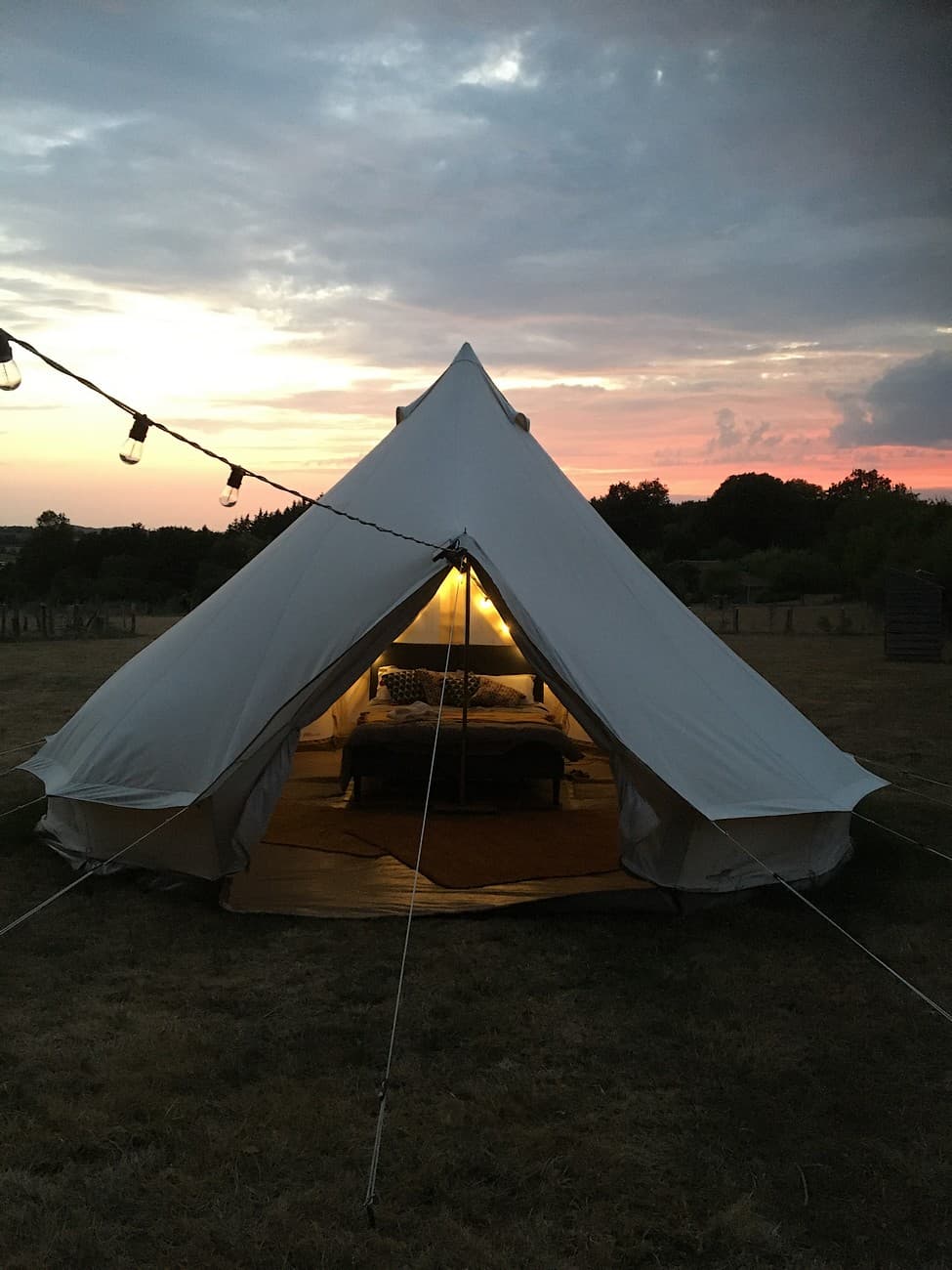 montravers-camping-la-ferme-du-petit-puyaume-tente