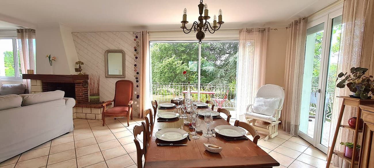 montravers-gite-les-paquerettes-piece-a-vivre