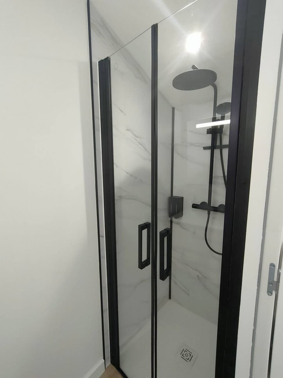 nueil-les-aubiers-grand-gite-de-la-guetiere-salle-de-bain2