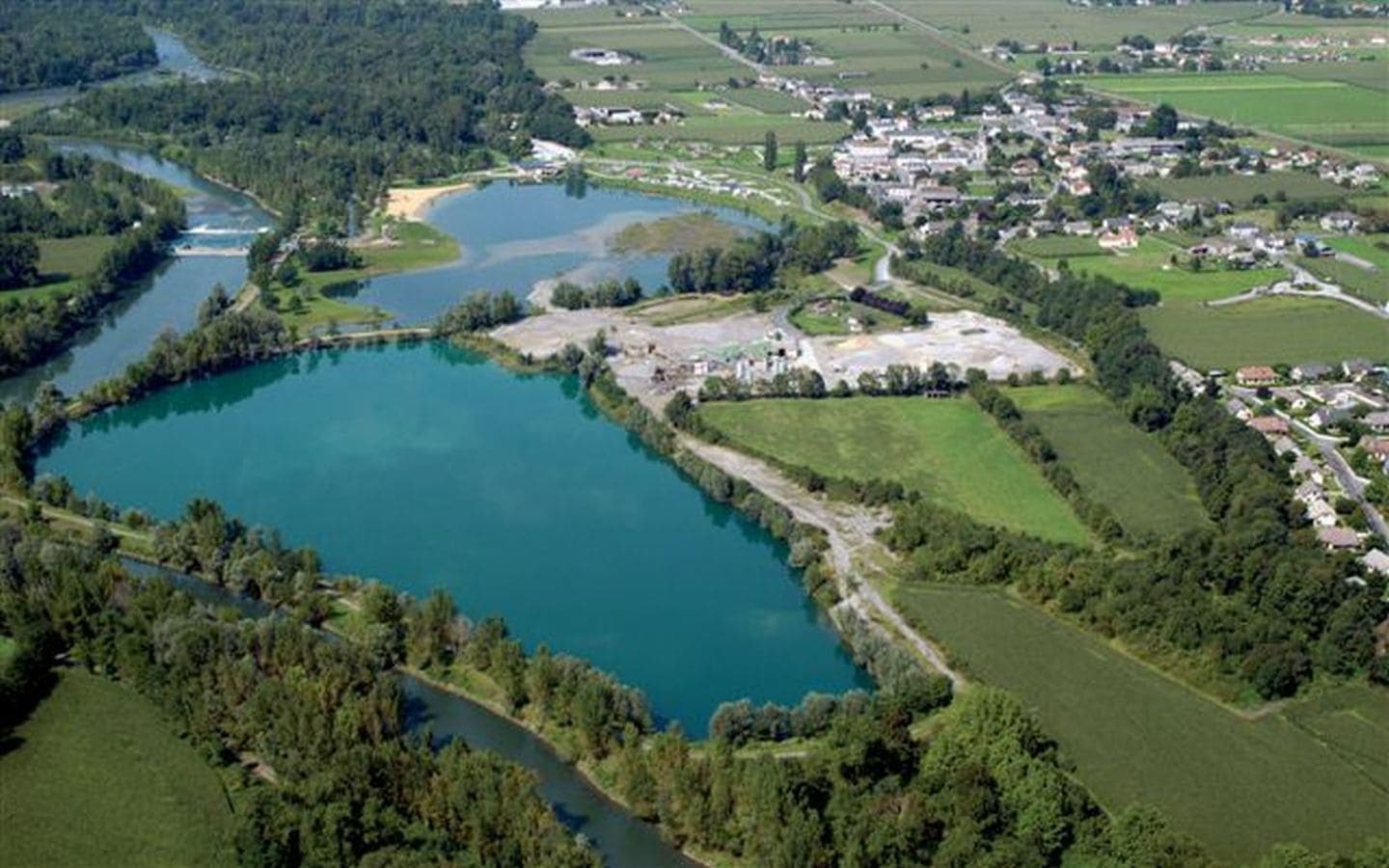 photo arienne base O Kiri