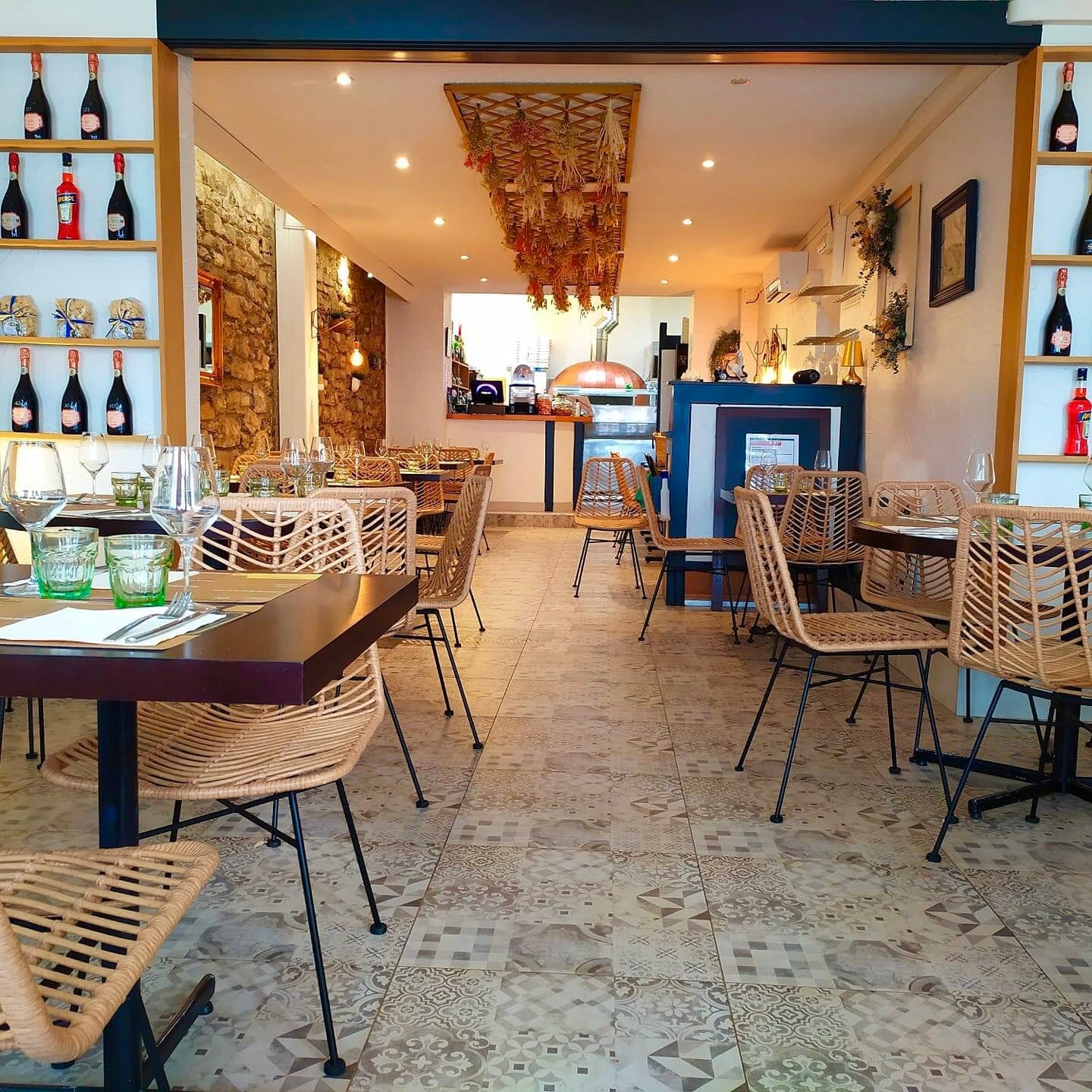 photo salle resto (1)