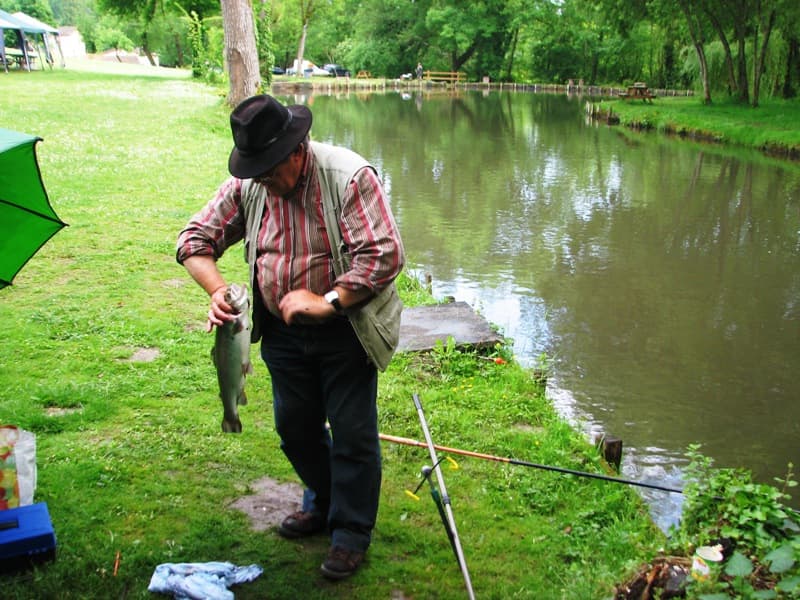 pisciculture moulin de Boissonnie Douzillac étang de pêche