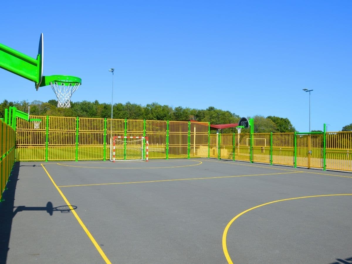 Terrain omnisports - Saint-Maurice-les-Brousses