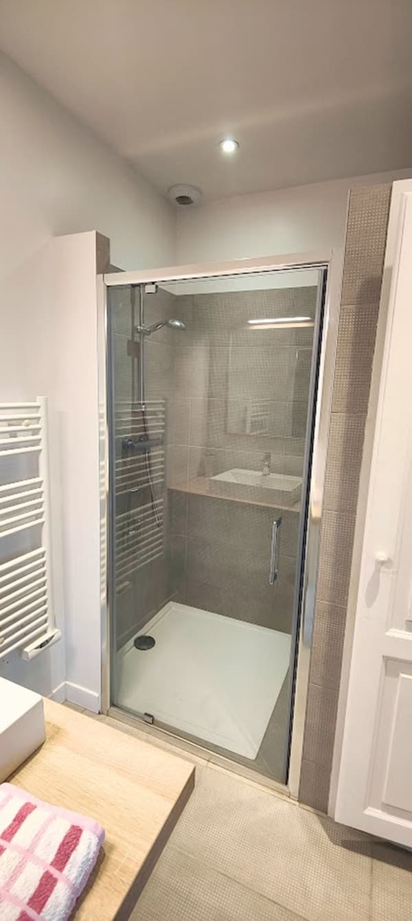 saint colomb de lauzun-la lambrusca-sdb douche