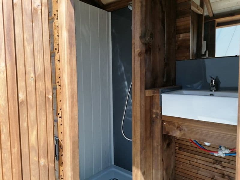 salle de bain cabane . Quiescis