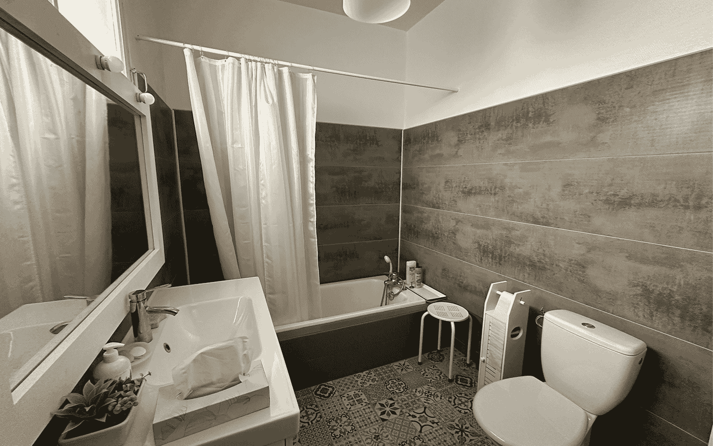 Salle de bain du bas Maison Gure Doya Mauléon Soule Pays Basque