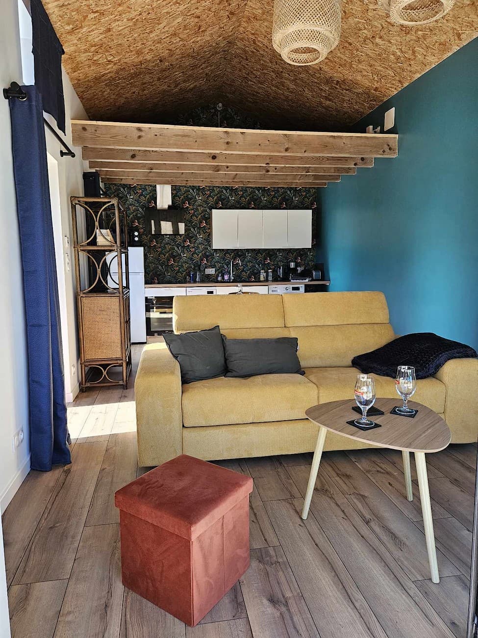 st-amand-sur-sevre-maisonnette-independante-2-4pers-espace-salon