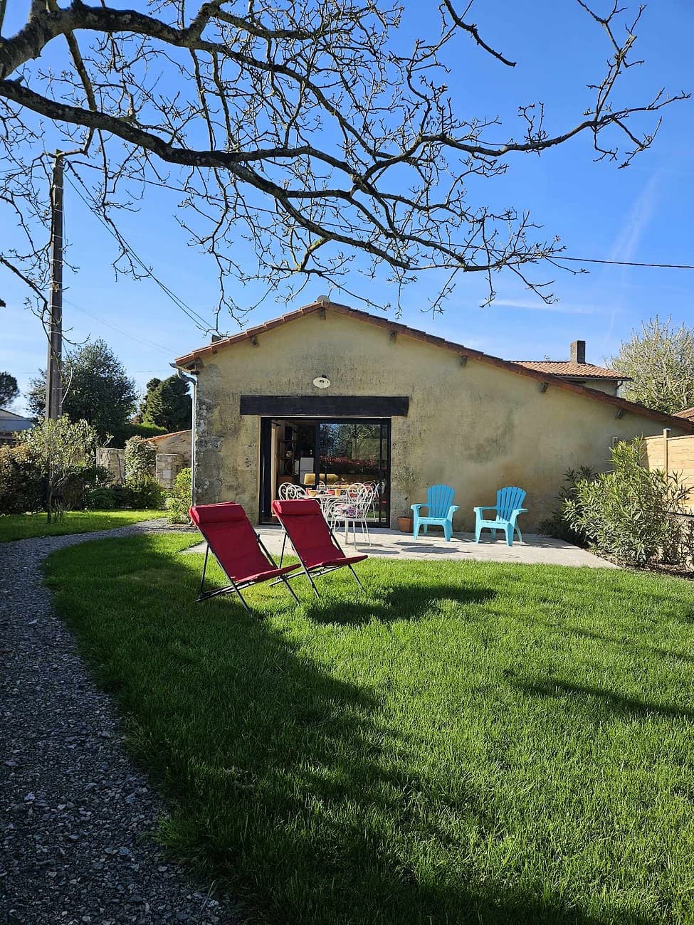 st-amand-sur-sevre-maisonnette-independante-2-4pers-jardin