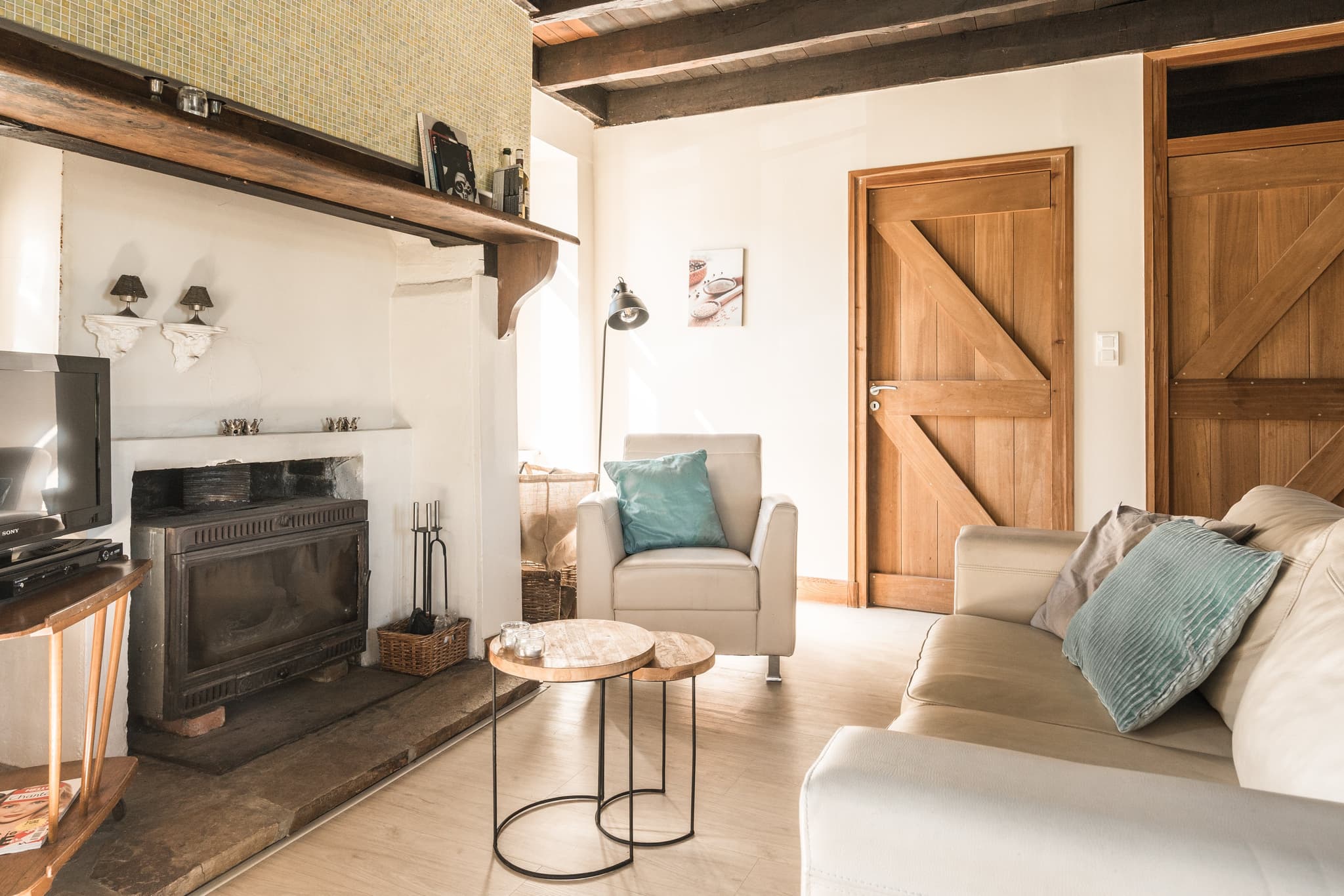 vakantiehuis-haute-vienne-la-bastide-woonkamer-sfeervolle gezellige zithoek-247