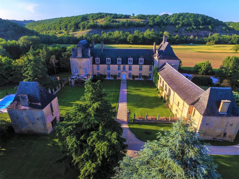 vus extérieure château de sauveboeuf