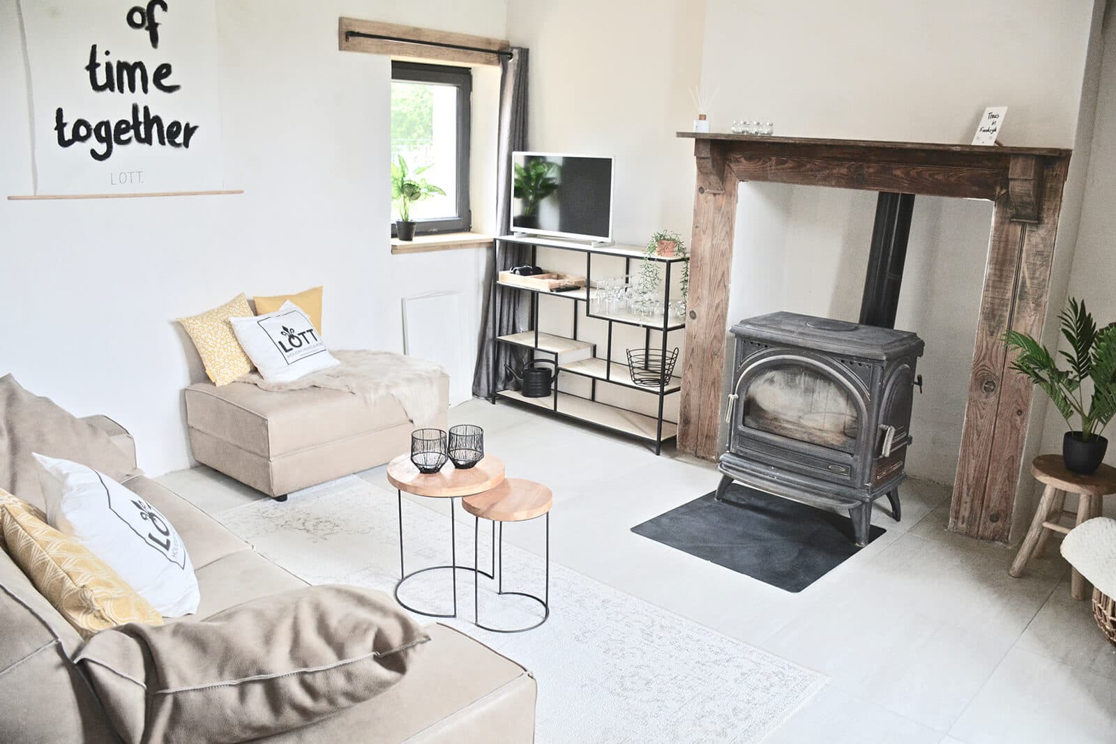 woonkamer-vakantiehuis-lott-saint-germain-les-belles