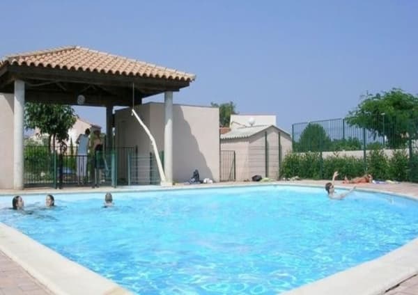 Piscine commune de la résidence
