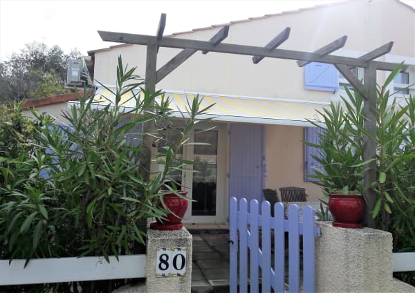 Maison avec jardin fermé
