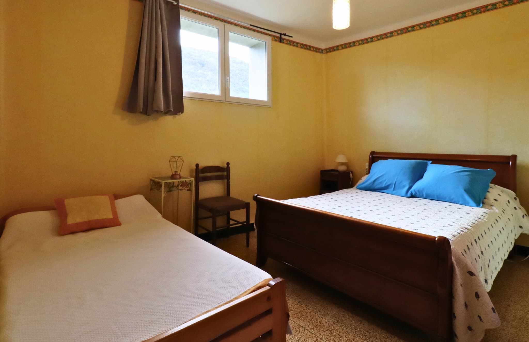 Chambre avec 2 lits