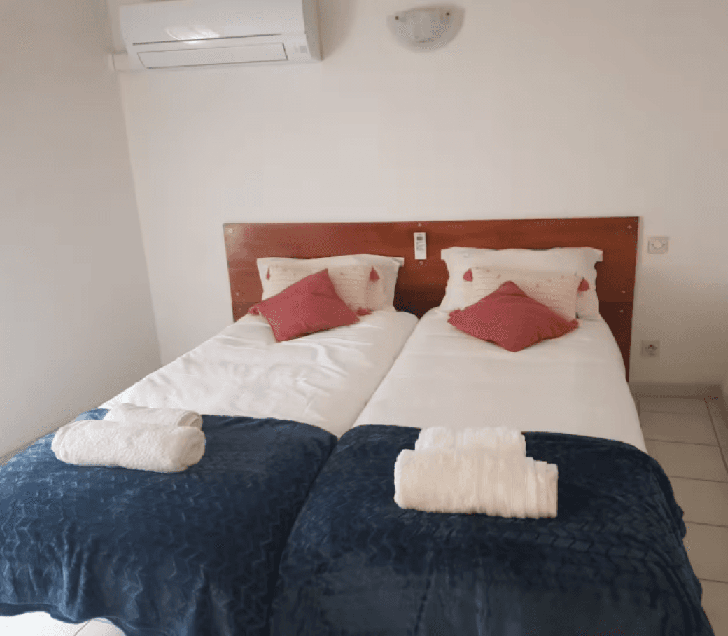 Chambre 2 lits 90