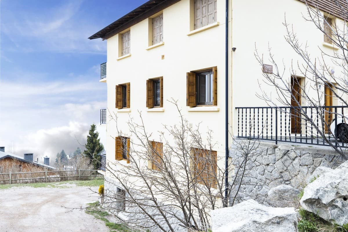 RESIDENCE