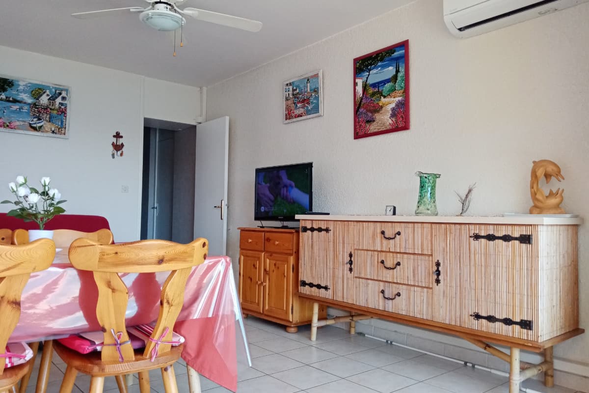 HLOLAR066NO21217_2