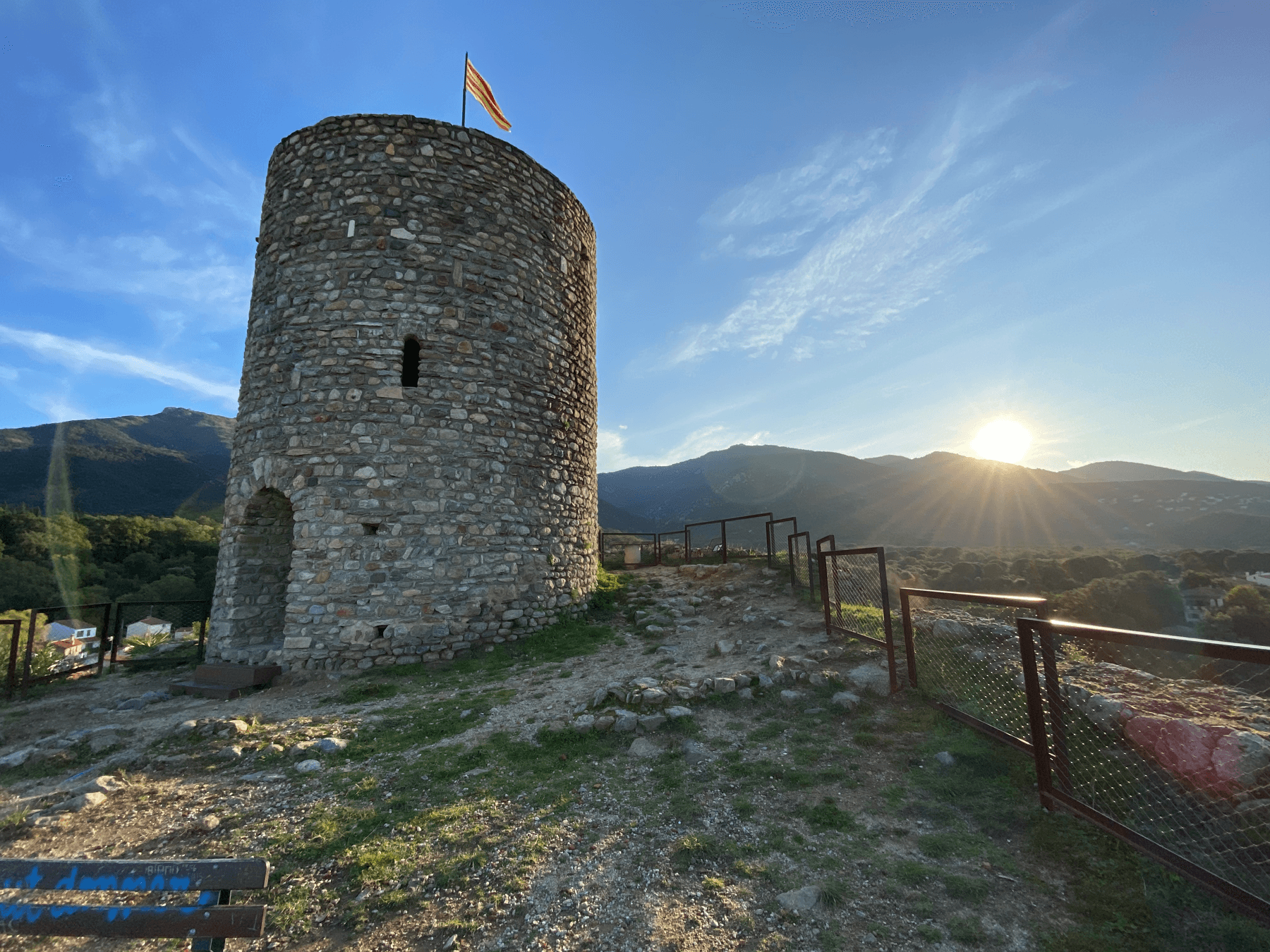Laroque-tour.jpeg-1800px