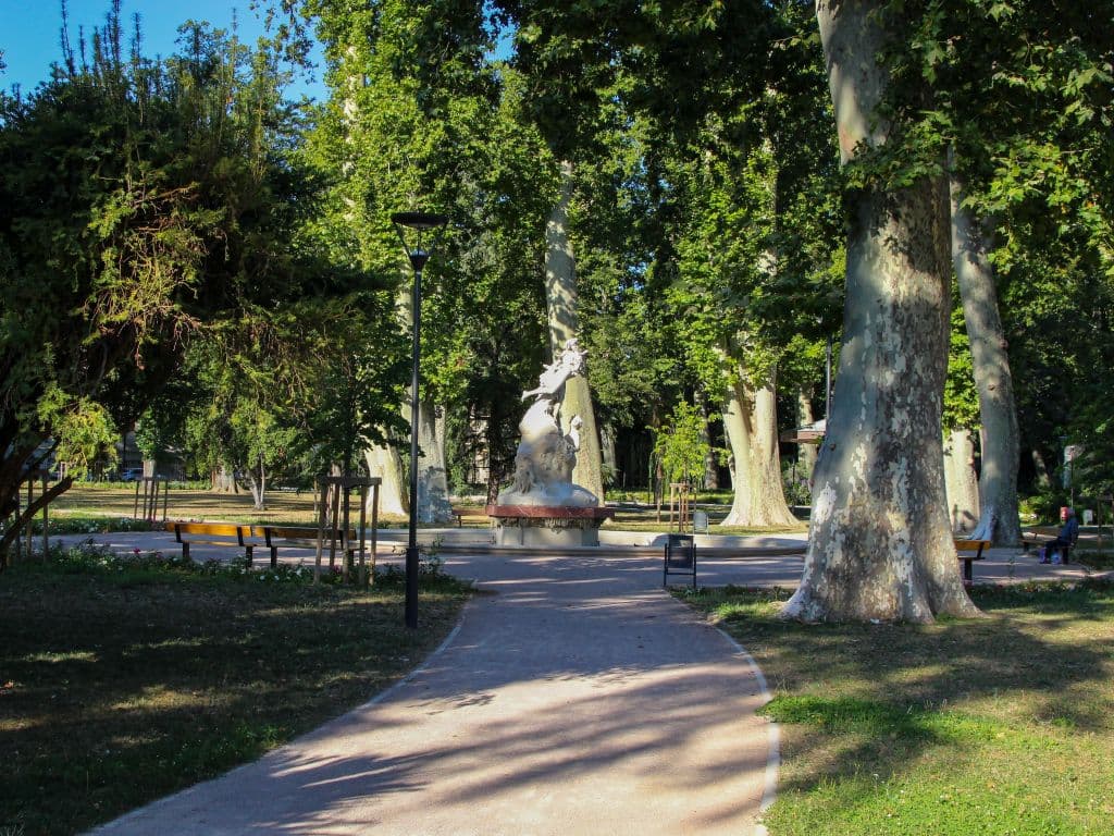 Square Bir Hakeim 4