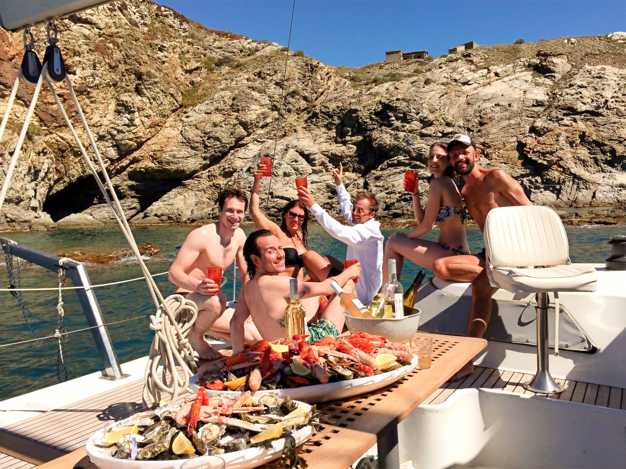 La côte catalane différemment avec Lodos Catamaran