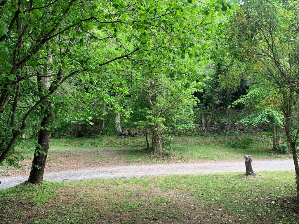 emplacement avec électricité camping fontpédrouse