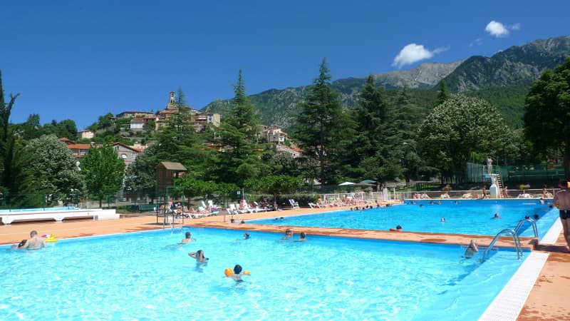 piscine de plein air, vue d'ensemble