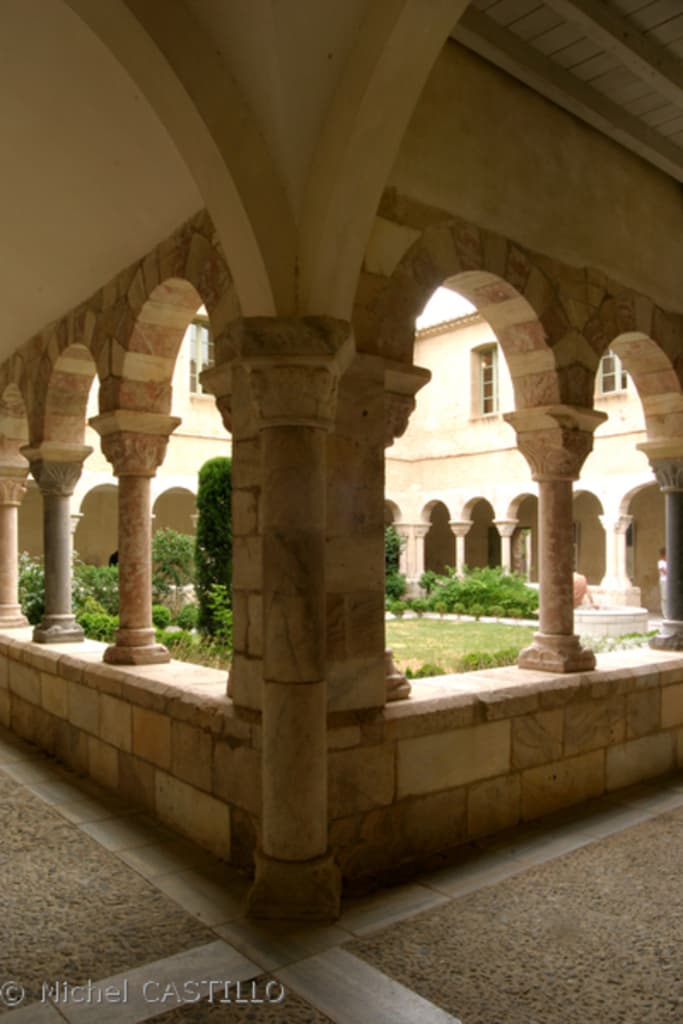 st_genis_cloitre_7