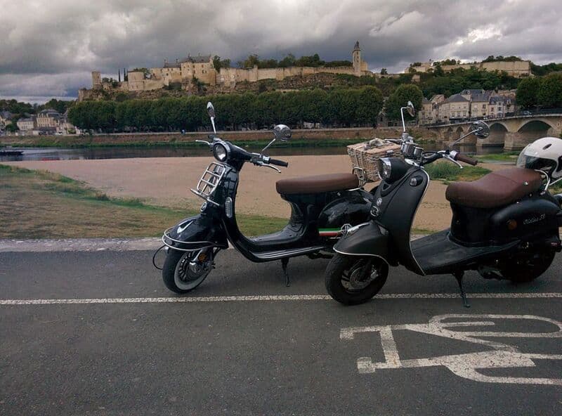 07-location-moto-scooter-ride-in-tours