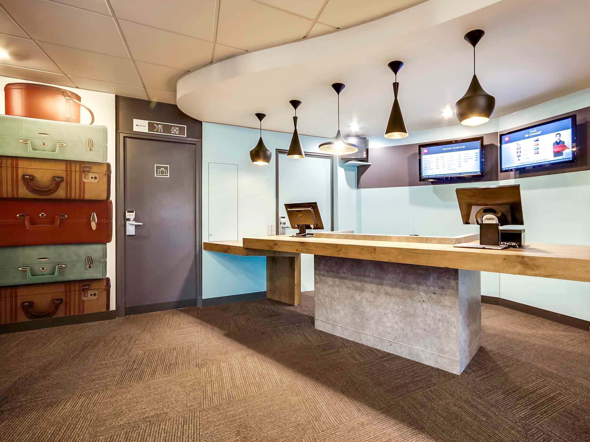 RECEPTION ibis Orléans Centre Gare