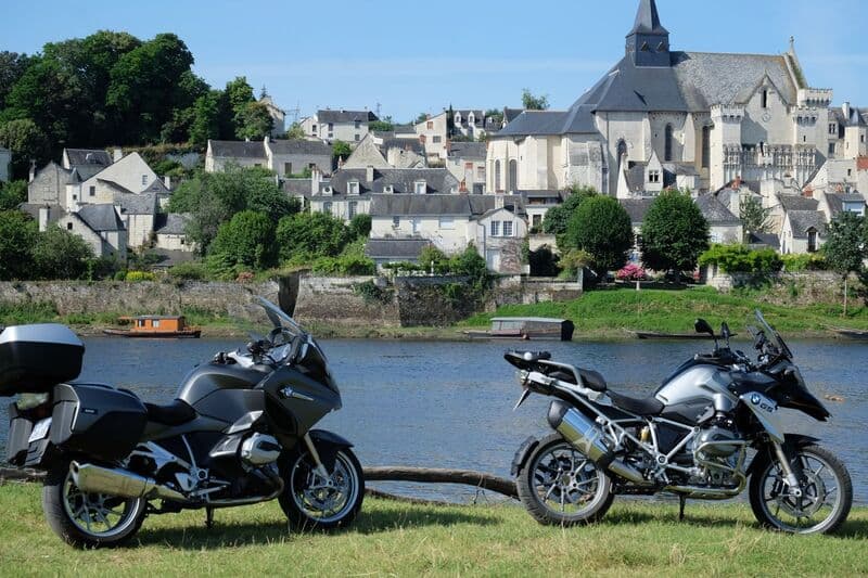 16-location-moto-scooter-ride-in-tours