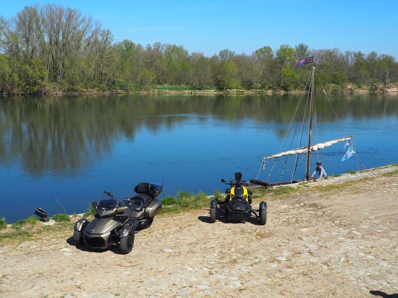 19-location-moto-scooter-ride-in-tours