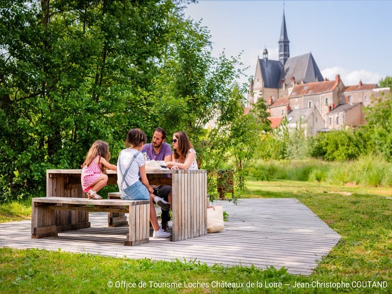 2_visite-de-montresor-lun-des-plus-beaux-villages-de-france_jean-christophe-coutand_2029-12-31_medium
