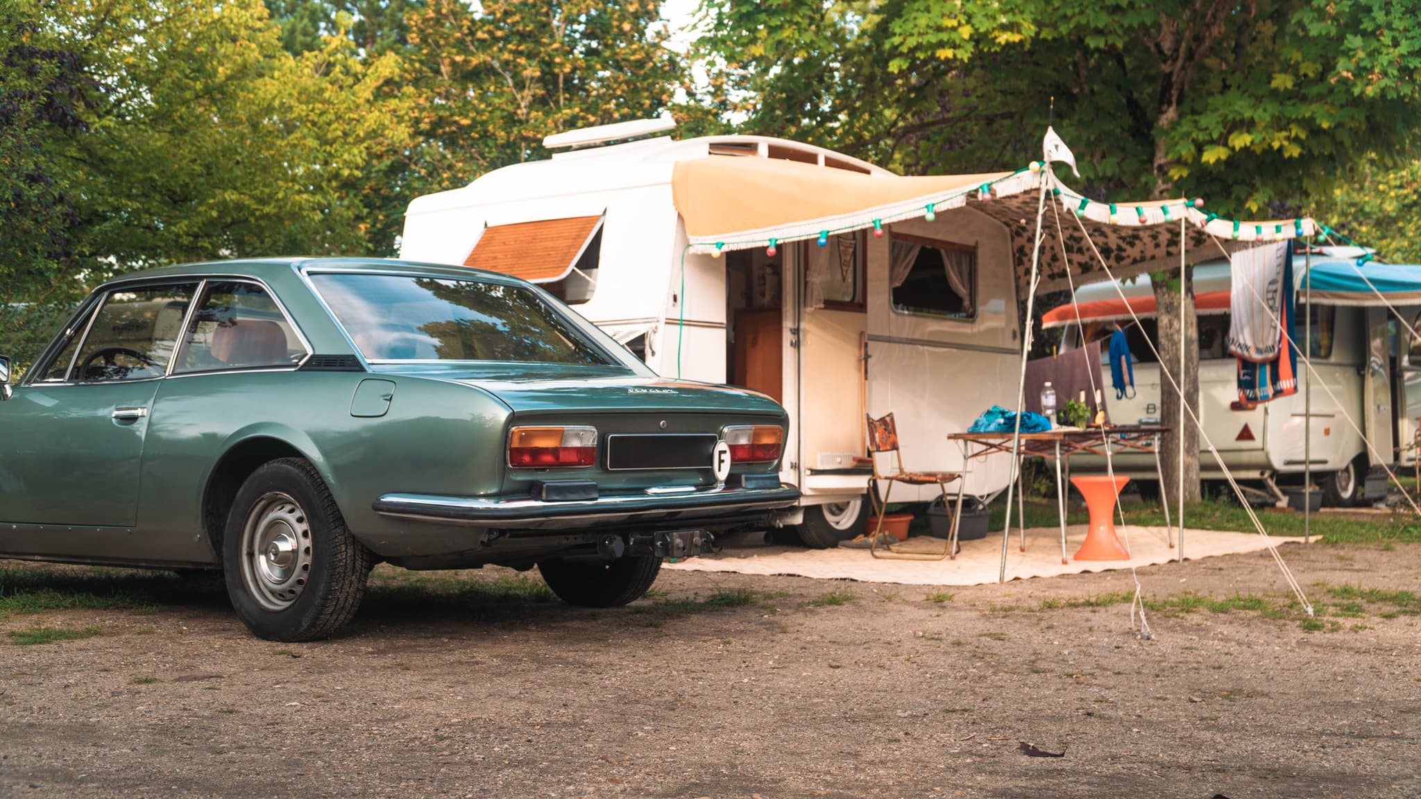 Rassemblement voiture ancienne - Camping le Jardin de Sully