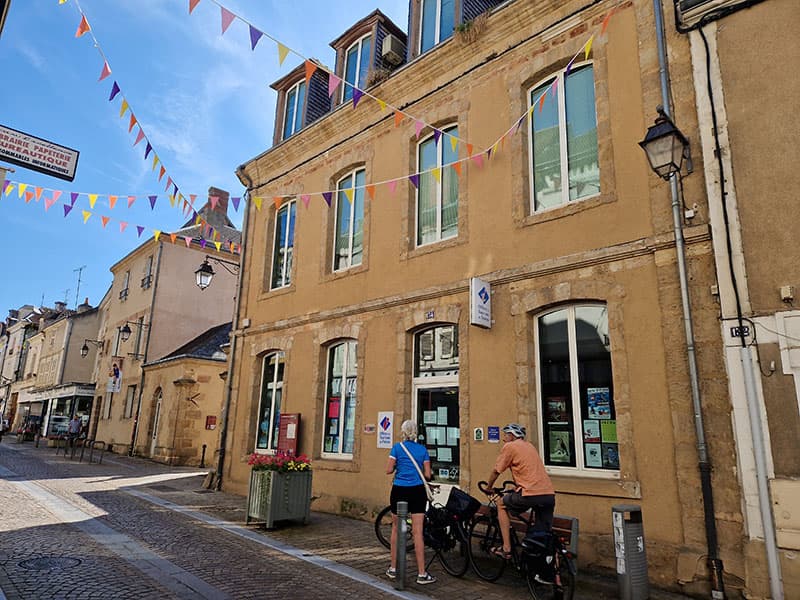 Office de Tourisme - rue Nationale
