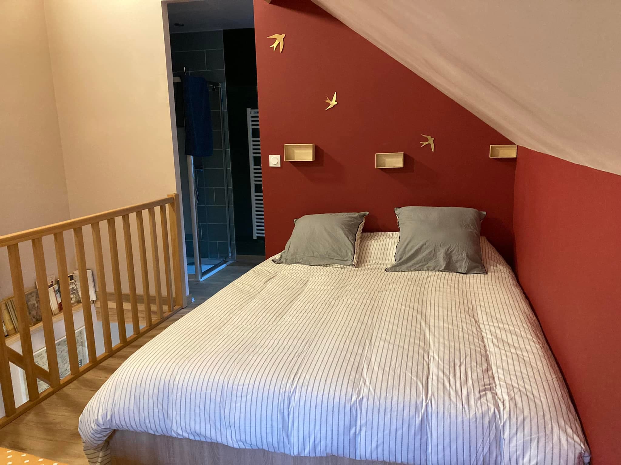 La chambre-le lit principal