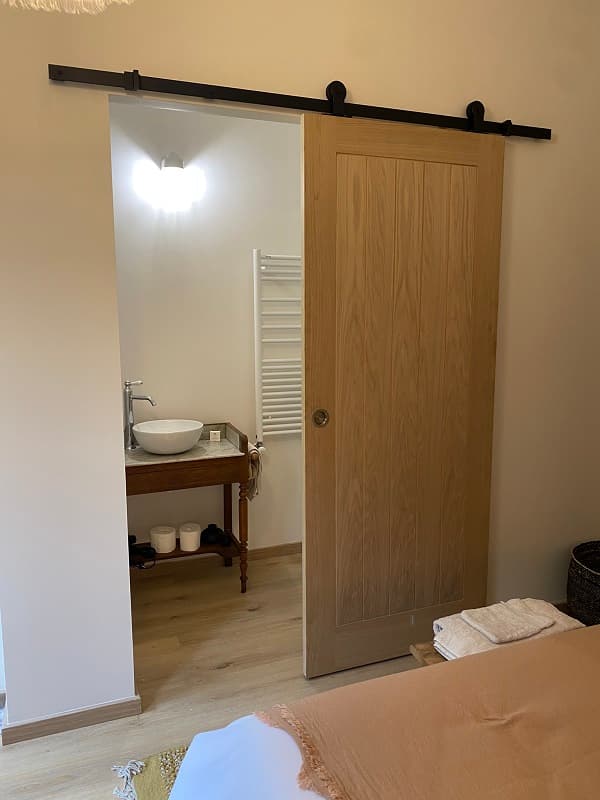 7. Chambre Marcel et SDE ©Bréant_MoulinMasson