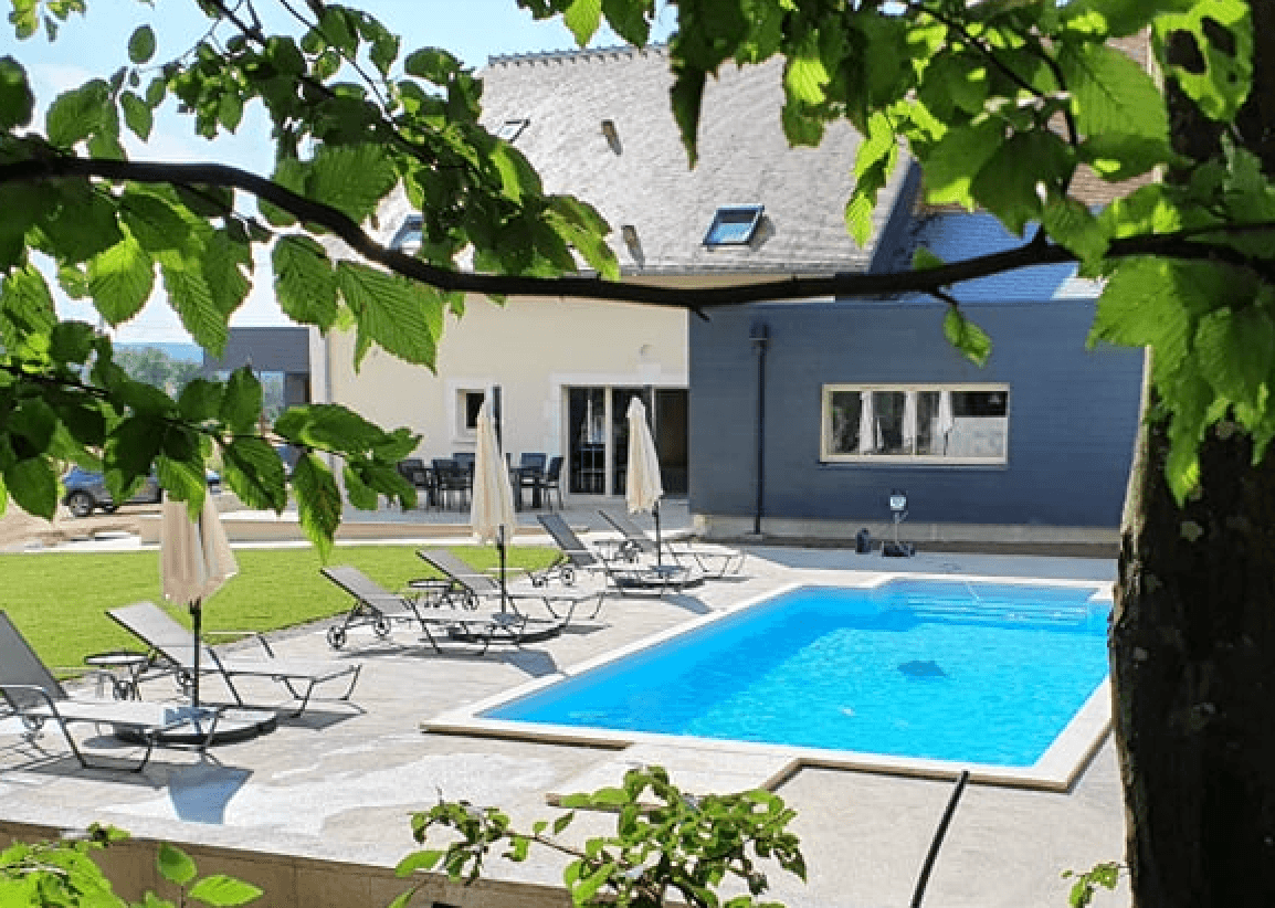 piscine maison fleuriet