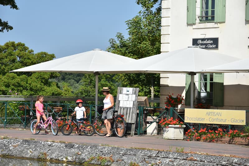 Briare---Pont-canal-chocolats-et-chimeres---23-juillet-2018---OT-Terres-de-Loire-et-Canaux-IRemy--2--4
