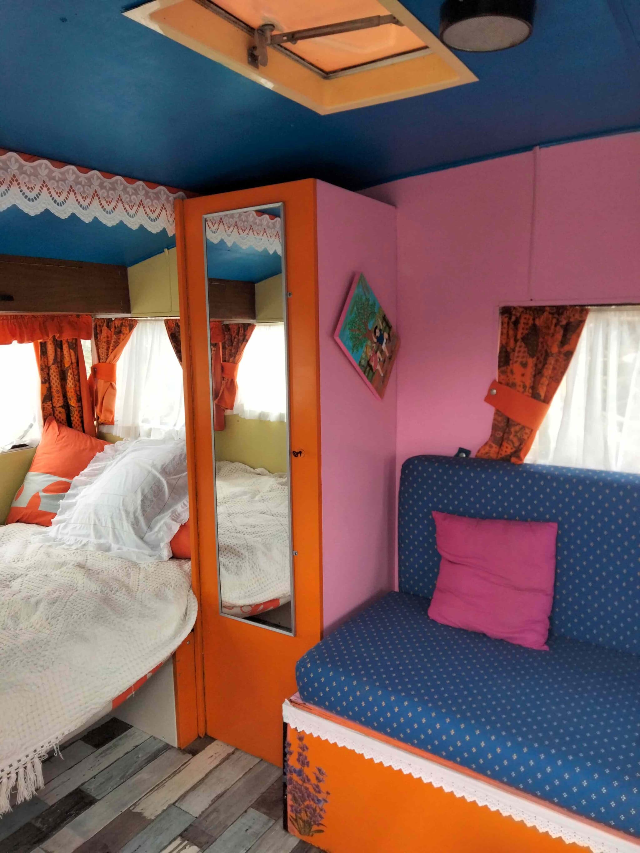 CARAVANE VINTAGE Interieur 1