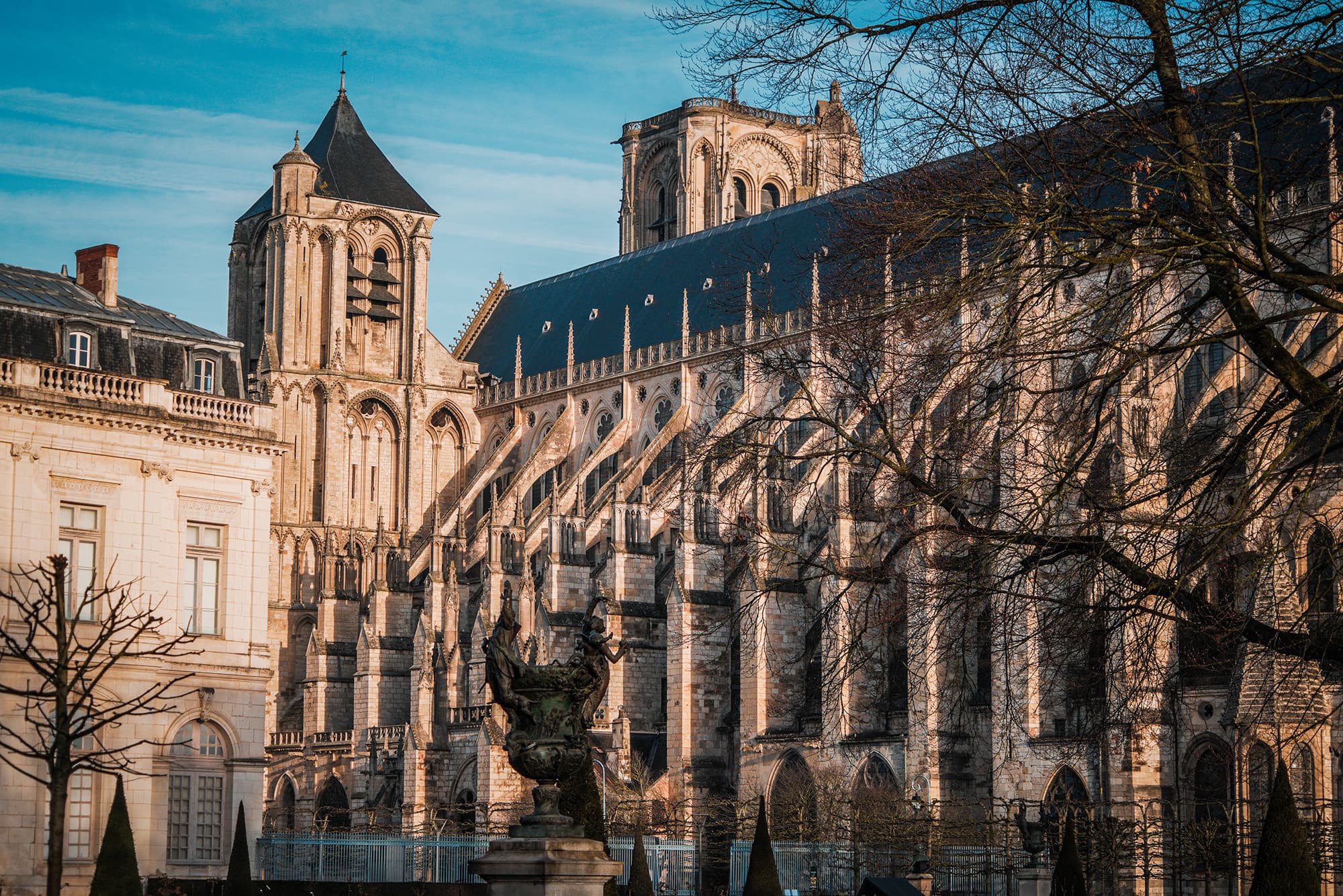 CATHEDRALEBOURGES0